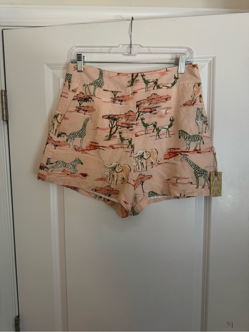 Forever 21 safari print shorts size L NWT